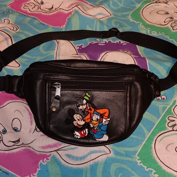 90s Walt Disney World Faux Leather Fanny Pack Crossbody Belt Bag
